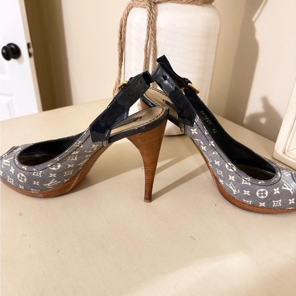 Loui Vuitton heels - Picture 2 of 7